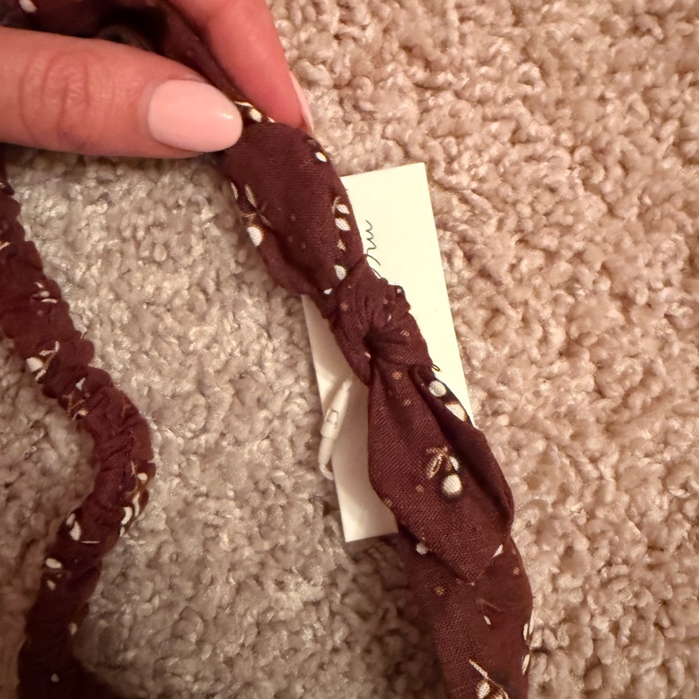 Rylee + Cru Floral Knot Elastic Headband - Picture 3 of 5